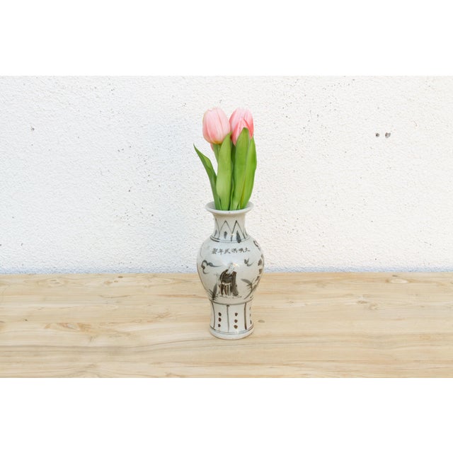 Vietnamese Black & White Birds in Flight Vase For Sale In Los Angeles - Image 6 of 6