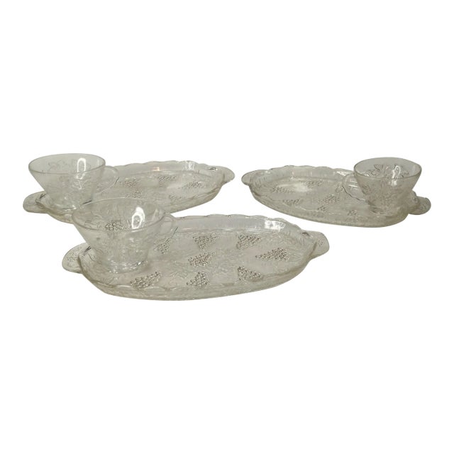 Vintage Anchor Hocking Glass Snack Set 6 Piece Plate & Cup Grape Leaf Design For Sale