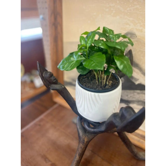 African 1970s Vintage African Wooden Decor Stand With Three Carved Spearpoint Heads For Sale - Image 3 of 7