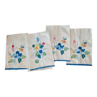 Vintage "Applique" Flower on Linen Table Napkins- Set of 4 For Sale