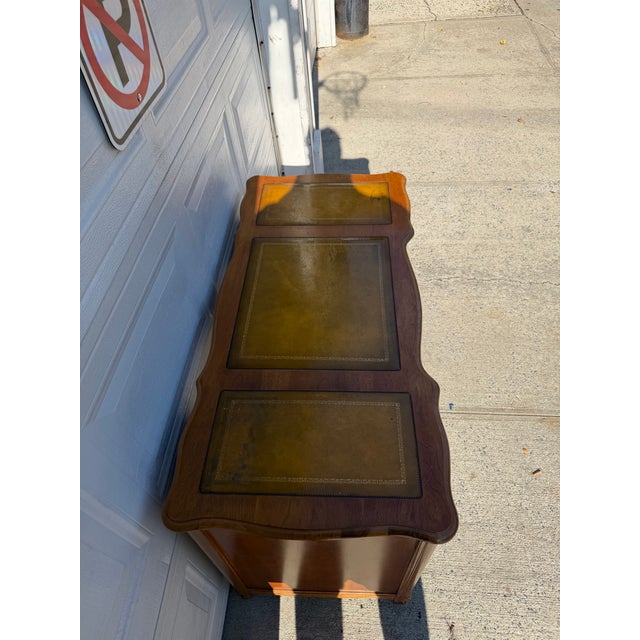 Vintage French Provincial Writing Desk With Leather Inset Top, Cabriole Legs & Brass Hardware For Sale In New York - Image 6 of 12