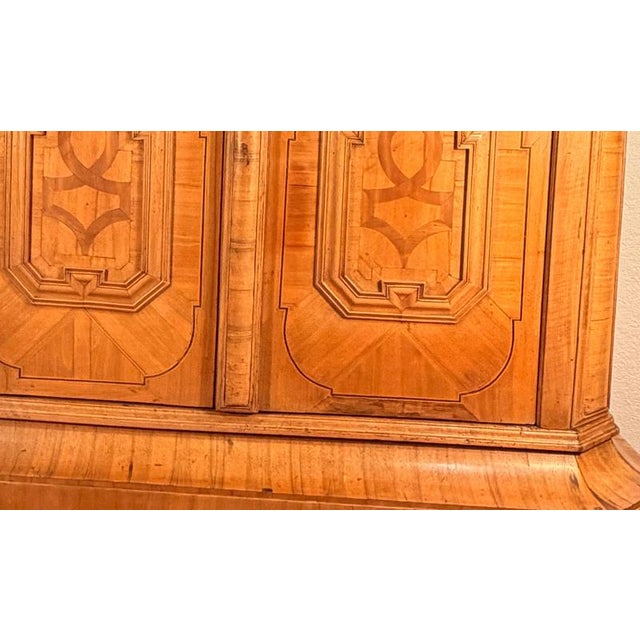 Antique South German Baroque Armoire in Walnut, 1750 For Sale - Image 4 of 5