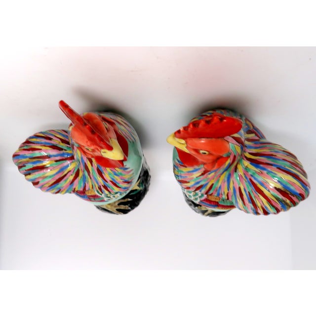 Pair of Vintage Chinese Export Porcelain Cockerels For Sale - Image 10 of 10