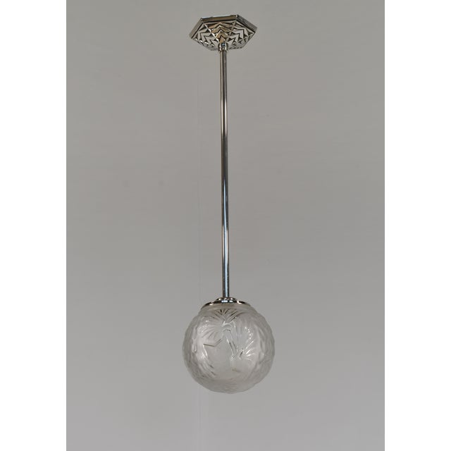 Art Deco A Pair of Muller Freres French 1930s Art Deco Pendant Lights - 4 Pairs Available For Sale - Image 3 of 14