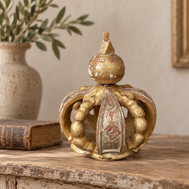 Wood 18th Century Baroque Iberian Religious Crown in Carved Gilt and Silvered Wood For Sale - Image 7 of 7