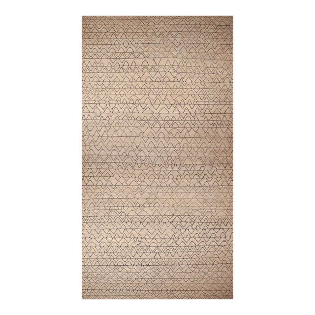 Nazmiyal Collection Oversized Chevron Modern Rug For Sale