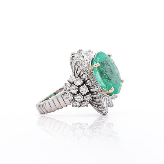 1990s 1990s 6.8 Carat Oval Cut Colombian Emerald and Diamond Platinum Ring, Size 4.5 For Sale - Image 5 of 13