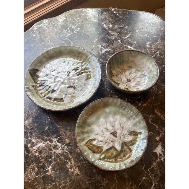 1970s Plates and Bowls With White Flowers & Green Leaves From Hand-Painted Collection - Set of 12 For Sale - Image 6 of 8