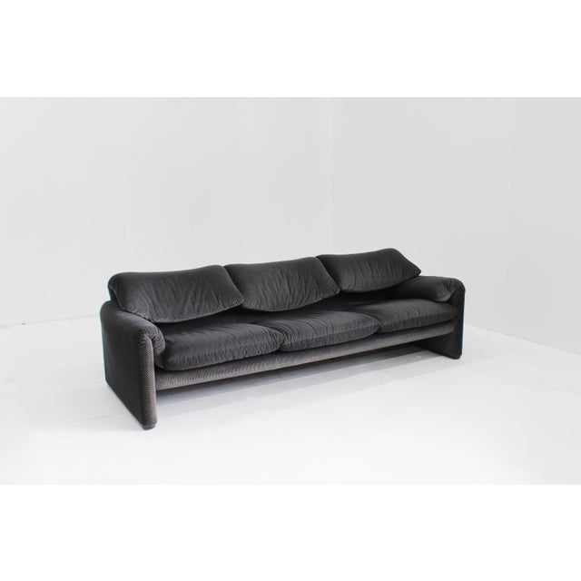 Vintage Maralunga Three-Seater Sofa by Vico Magistretti, 1970s For Sale - Image 9 of 9