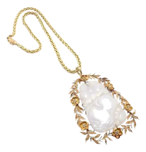 Mid 20th Century Buccellati Yellow Gold Lavender Jade Pendant Necklace