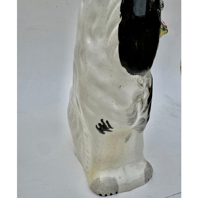 Staffordshire Flower Basket Spaniel Dogs, Pair, Black and White England 19th Century For Sale - Image 14 of 17