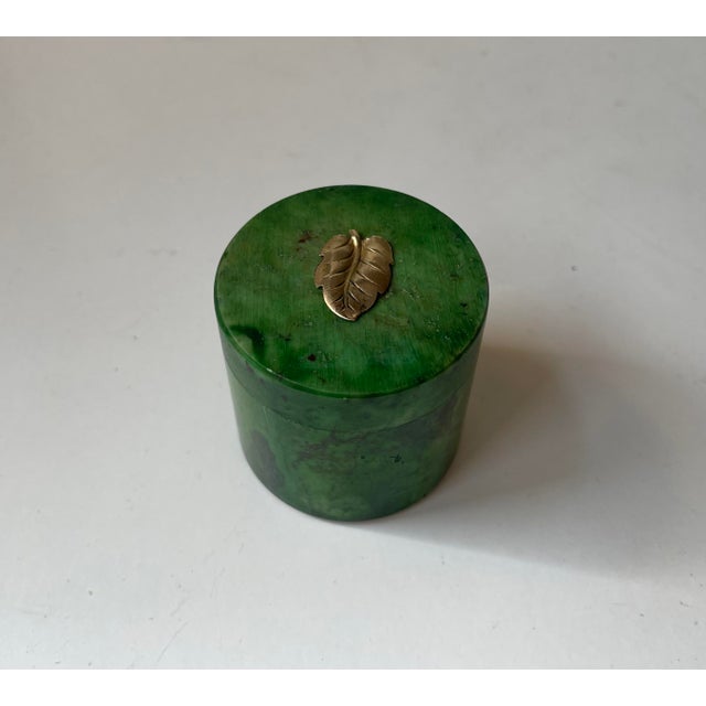 Mid-Century Modern Italian Art Deco Style Trinket Box in Green Marble, 1940s For Sale - Image 3 of 9