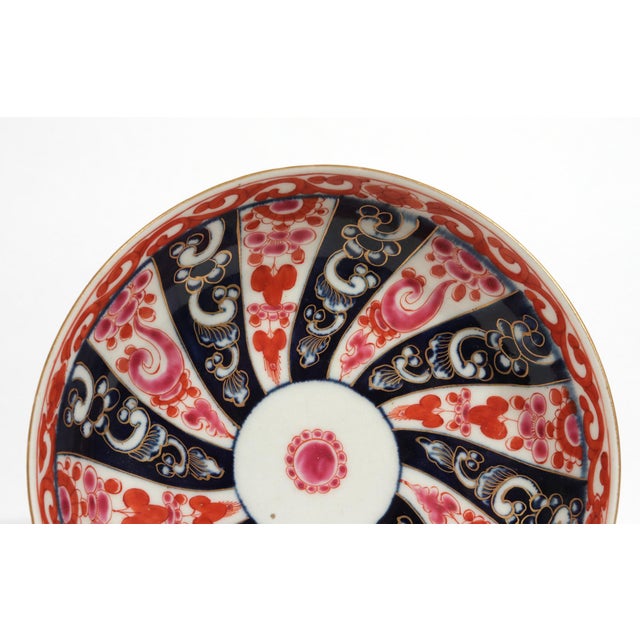 Ceramic 18th-Century First Period Worcester Porcelain Queen Charlotte Pattern Large Coffee Cup and Saucer For Sale - Image 7 of 14