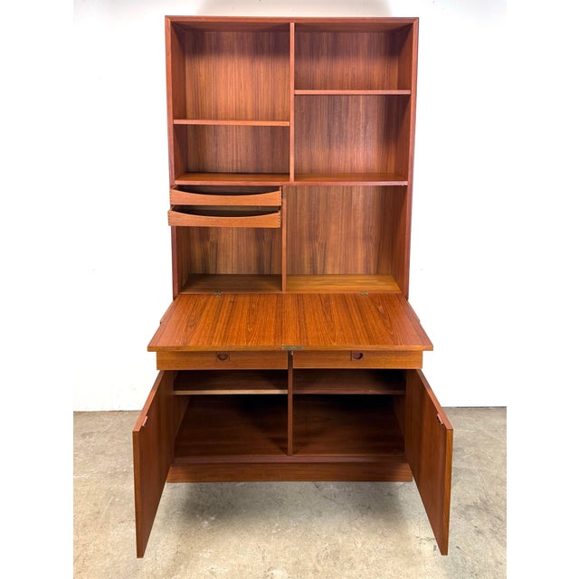 Brouer Møbelfabrik MCM Danish Modern Teak Bookcase Wall Unit by Erik Brouer for Brouer Mobelfabrik For Sale - Image 4 of 12