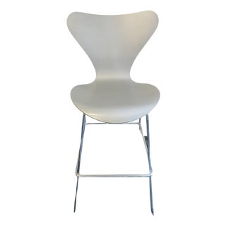 Fritz Hansen Series 7 Bar Height Stool in Grey For Sale
