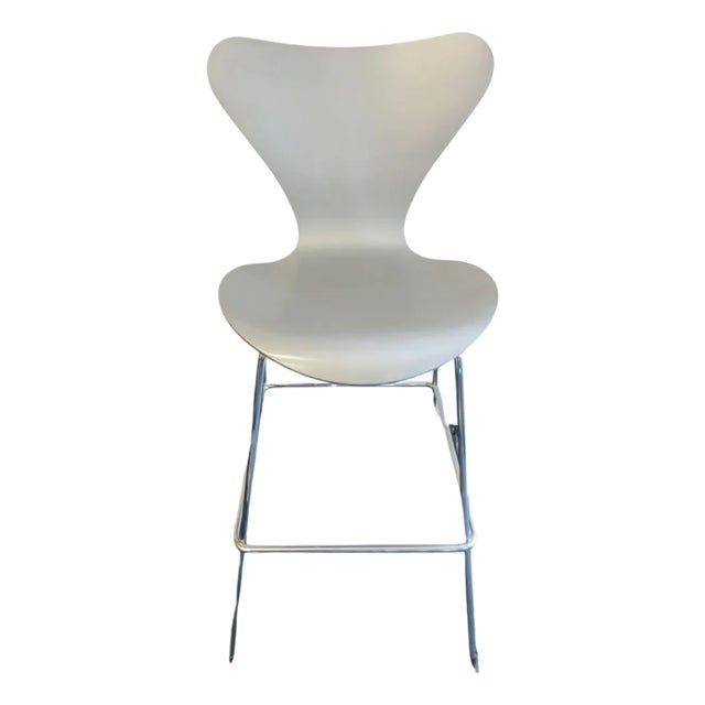 Fritz Hansen Series 7 Bar Height Stool in Grey For Sale
