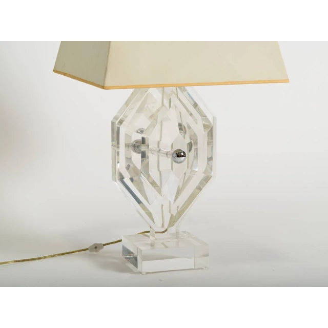 Mid-Century Modern Les Prismatiques Lucite Lamp For Sale - Image 3 of 9