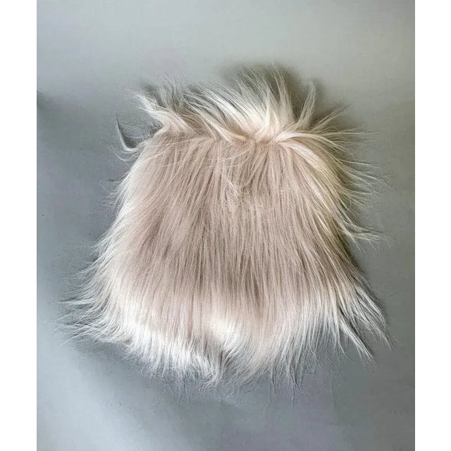 Evelyne Prélonge Faux Fur Scarf Stole & Gloves Set – Luxury French Winter Accessories in Blush Himalaya Pink For Sale - Image 9 of 10