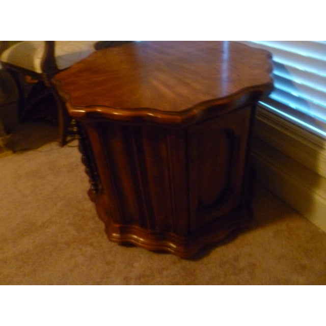 Thomasville Vintage Lighter See Wood Grain Side Table Storage Game Chic Tavern Boho Style With Tommy Bahama For Sale - Image 4 of 11