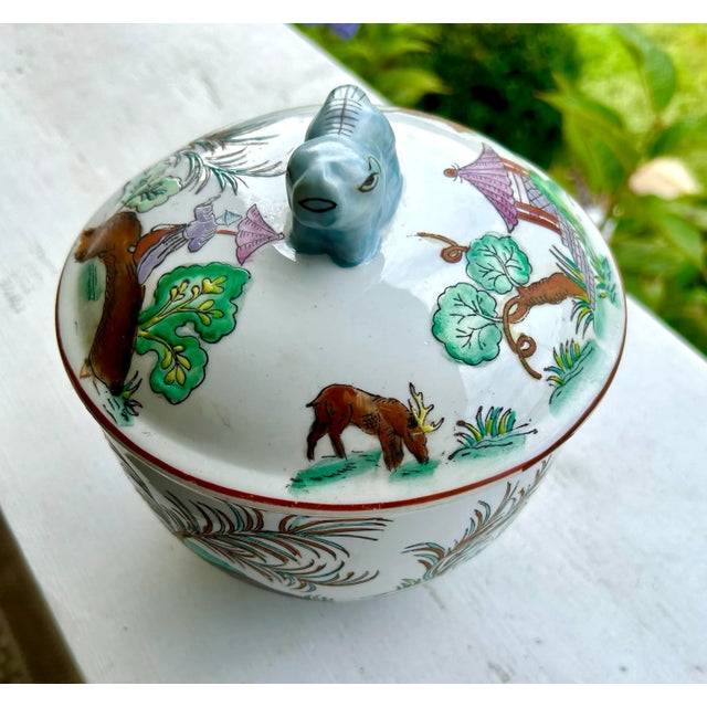 Ceramic Chinese Lidded Bowl With Foo Dog Knob For Sale - Image 7 of 10