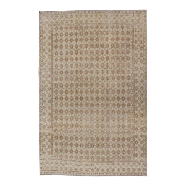 Vintage Turkish Sivas Rug in Soft Beige and Ivory 4'1" X 6'9" For Sale