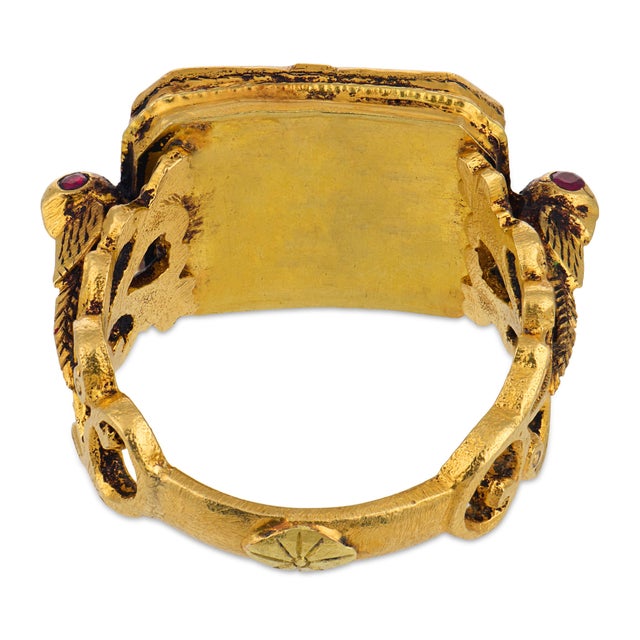 Early 20th Century Victorian Ruby Green Glass 20k Yellow Gold Ring, Size 8.25 For Sale In Los Angeles - Image 6 of 6