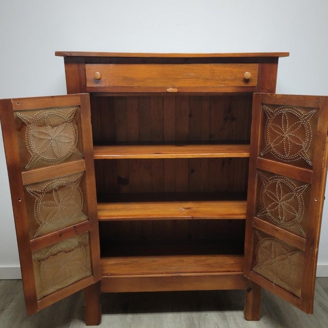 Farmhouse Vintage Country Pine Pie Safe Cabinet With Pierced Metal Panels For Sale - Image 3 of 10