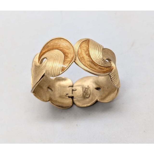 American Vintage 1986 Signed Trifari Goldtone & Brown Enamel Cuff Bracelet For Sale - Image 3 of 11