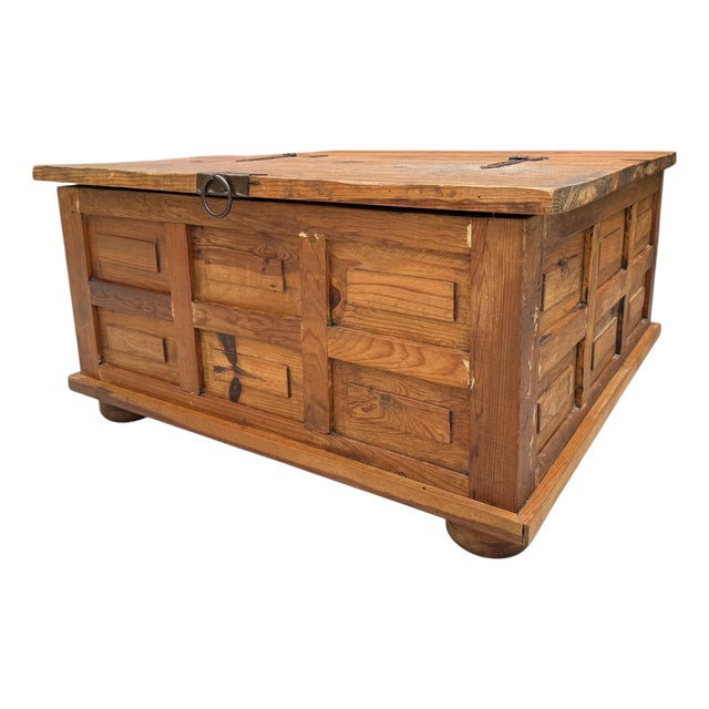 Vintage 39” Square Mexican Rustic Pine Trunk Cocktail Table For Sale