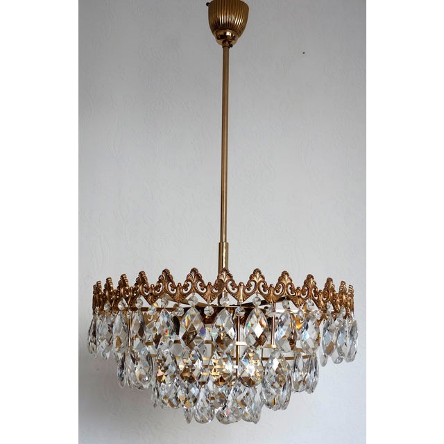 Mid-Century Modern Vienna Brass-Lead Crystal Seven Light Chandelier from Bakalowits, 1960s For Sale - Image 3 of 12
