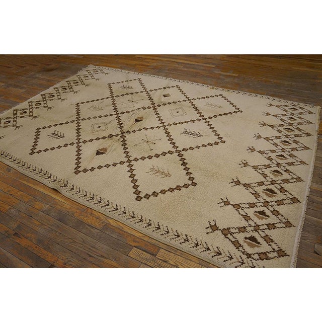 Mid 20th Century Swedish Rya Carpet ( 6' x 8'10" - 183 x 270 cm ) Vintage Rya Hallway Runner Wool Ivory Rug, Circa Date:...