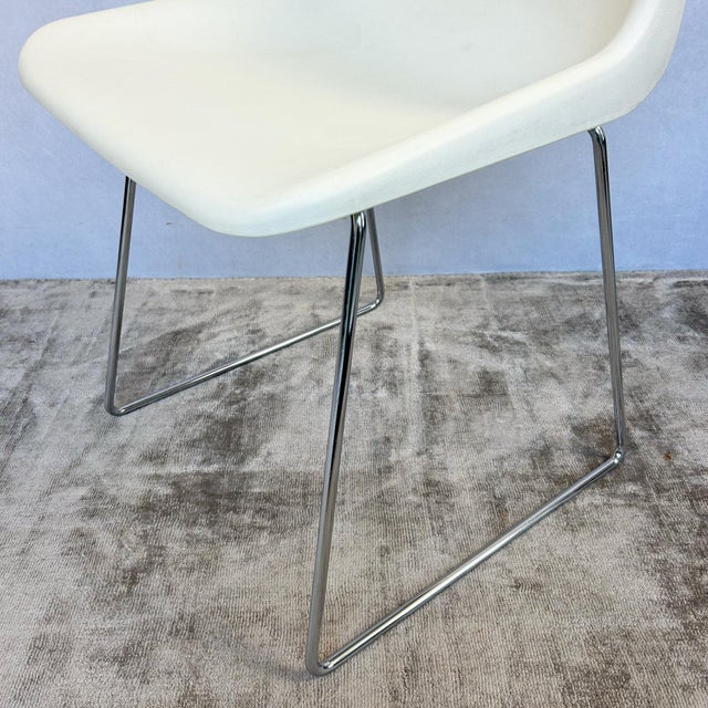 Silver Polypropylene Chairs with Chrome Sled Bases by Robin & Lucienne Day for Hille, 1960s, Set of 6 For Sale - Image 8 of 15