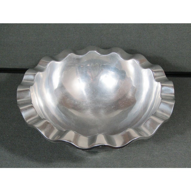 Postmodern 1980s Stanley Tigerman for Swid Powell Wavy Rim Footed Aluminum Bowl, 12" Postmodern Centerpiece For Sale - Image 3 of 8