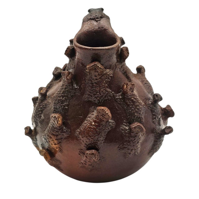Late 20th Century Betty Manygoats Navajo Horned Lizard Clay Wedding Vase, 7" For Sale - Image 5 of 15