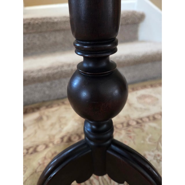Vintage Mahogany Tilt Top Pie Crust Table For Sale - Image 4 of 13
