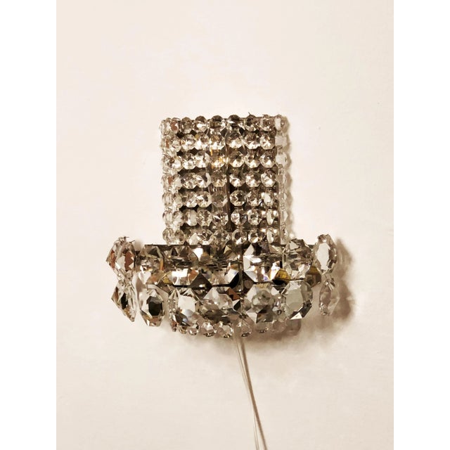 - Brass frame nickel-plated fitted with five E14 sockets up to 60Watts - Covered with faceted crystal prisms -...