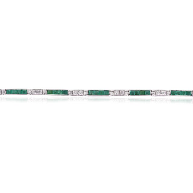Metal 2.68 Ct Natural Emerald & Diamond Linear Stackable Tennis Bracelet - Anniversary Gift for Women For Sale - Image 7 of 12