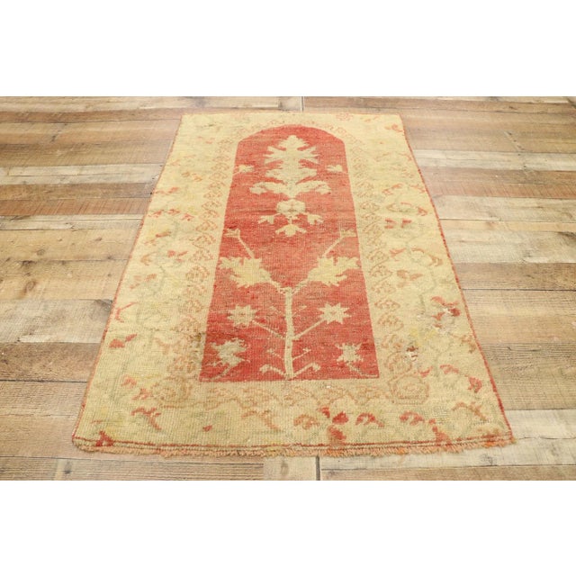 Textile Mid 20th Century Turkish Oushak Prayer Rug, 02'09 X 04'05 For Sale - Image 7 of 9