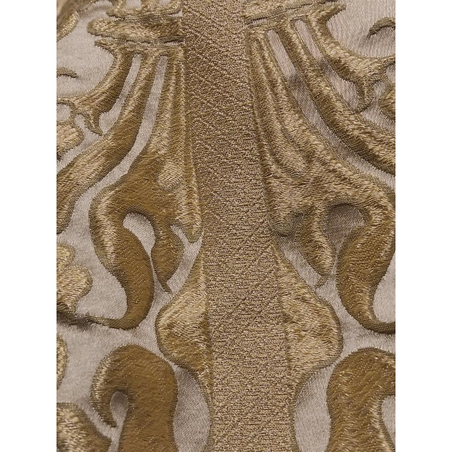 Absolutely gorgeous heavyweight silk, with different chroma on either side- golden yellow and chartreuse. Exquisite...