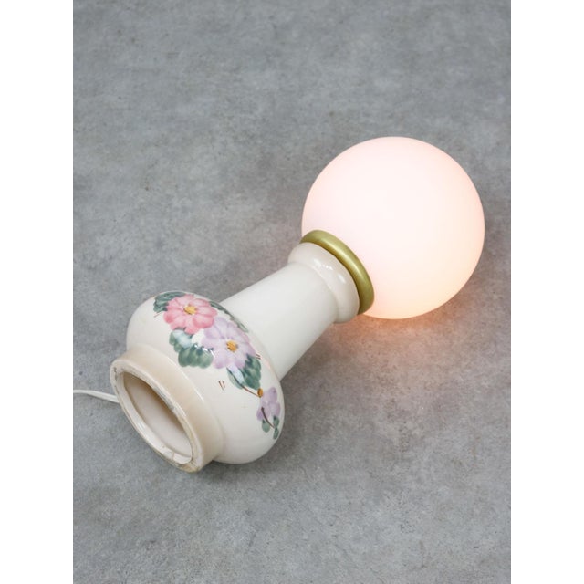 Mid-Century Modern Mid-Century Italian Floral Table Lamp in Ceramic and Opaline For Sale - Image 3 of 13