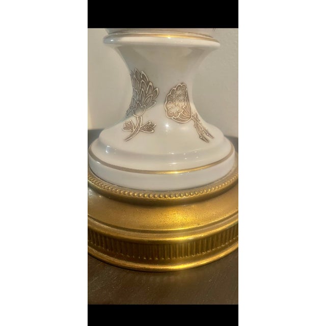 Frederick Cooper 1950s Mid Century Modern Frederick Cooper Baluster Form White Porcelain and Brass Floral Lamp For Sale - Image 4 of 12