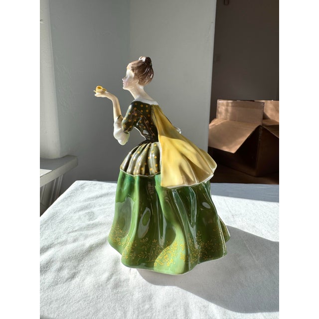 English Late 20th Century Royal Doulton Figurine ~ “Fleur” ~ Hn 2368 For Sale - Image 3 of 11