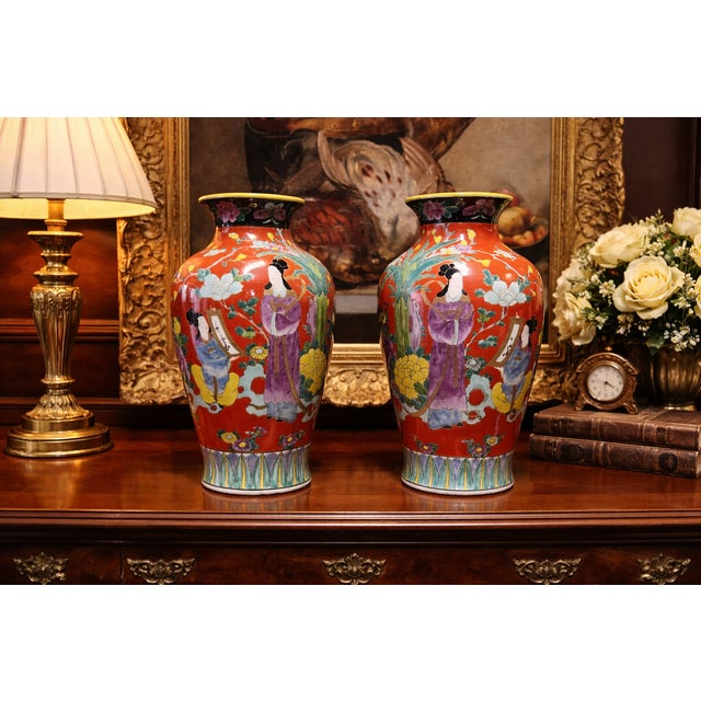 Japan, Kutani ware – circa 1900–1915 Polychrome enamelled porcelain Height: 31 cm | Diameter: 17 cm This refined pair of...