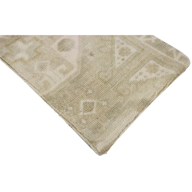 Vintage Oushak Pillow Cover with Soft Muted Colors 01'04 x 01'07. For a polished look on beds, sofas or chairs, this...