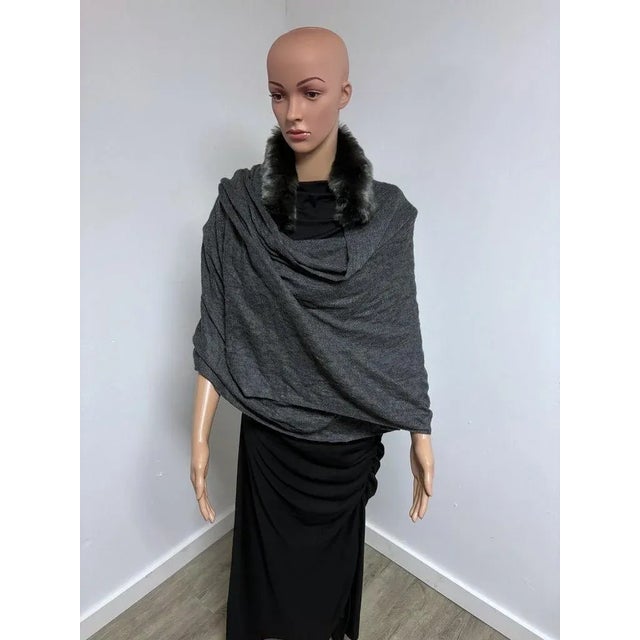 Evelyne Prélonge Cashmere & Faux Fur Shawl – Luxe Gray Wrap, Made in France For Sale - Image 4 of 11