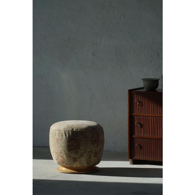 Wood Art Deco Danish Sculptural Round Stool in Fabric & Burl Wood, 1940s For Sale - Image 7 of 15