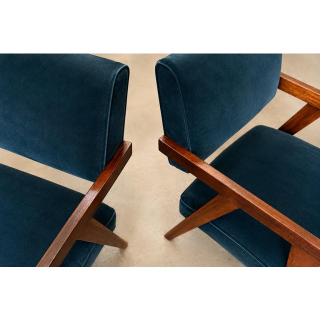 Brazilian Modern Armchairs in Imbuia Wood and Deep Petrol-Blue Mohair, Brazil, 1950s For Sale In New York - Image 6 of 18
