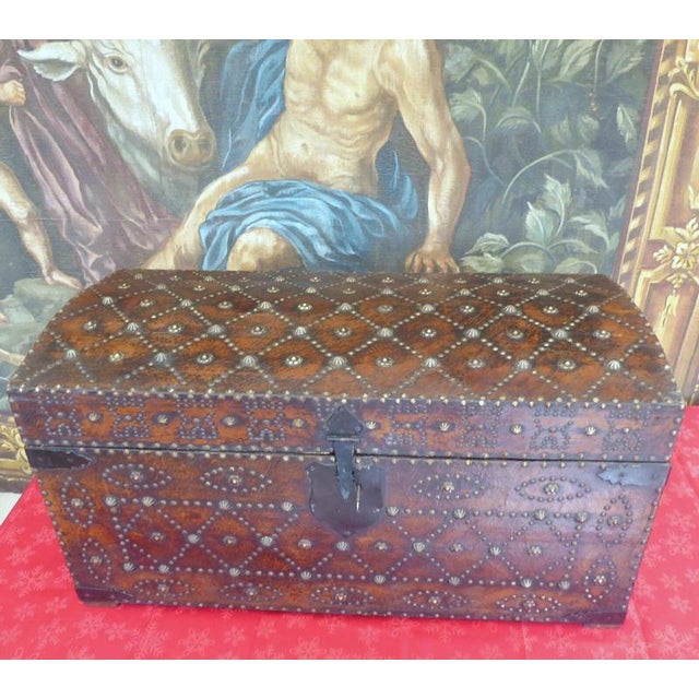 Early 20th Century Antique Edwardian Studded Leather Dome-Top Chest, 1900 For Sale - Image 5 of 18