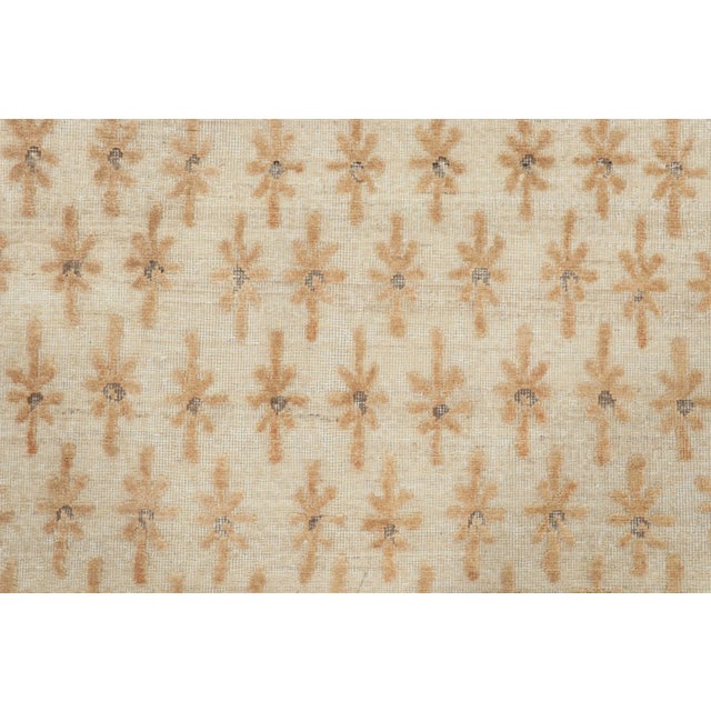 Hand-knotted in natural silk, this contemporary 3x6 runner from Rug & Kilim’s Block Print collection features repeating...