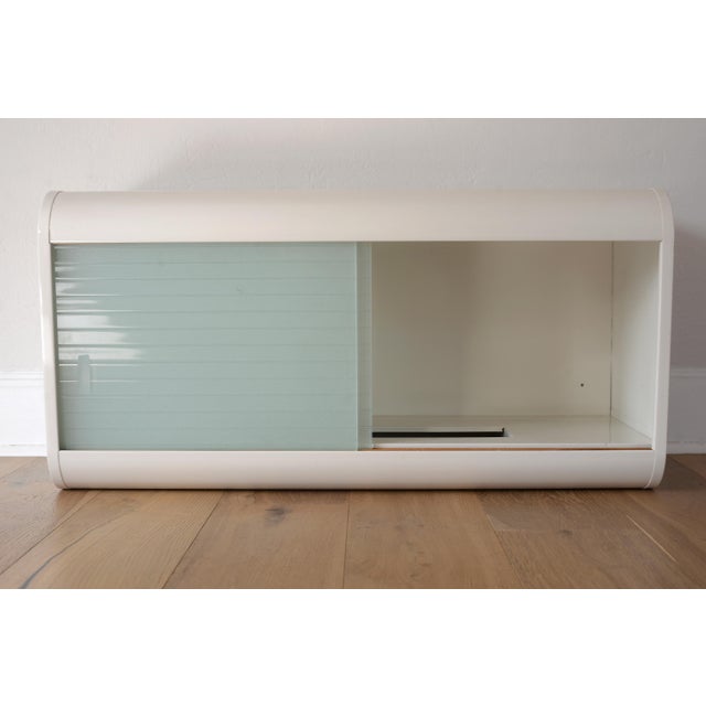 1950s MCM Morton Kelvinator White Metal Kitchen Wall Cabinets - Set of 2 For Sale - Image 12 of 17